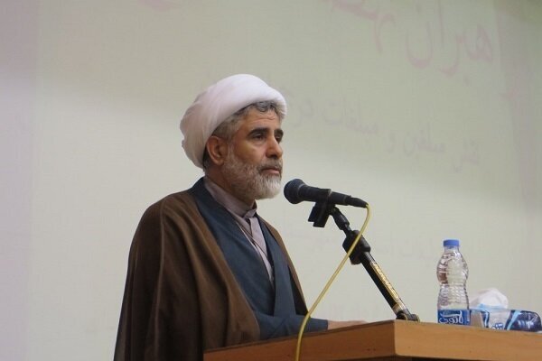 باید از ظرفیت هیئتها و مساجد در اشاعه دین و قرآن استفاده کرد باید از ظرفیت هیئتها و مساجد در اشاعه دین و قرآن استفاده کرد