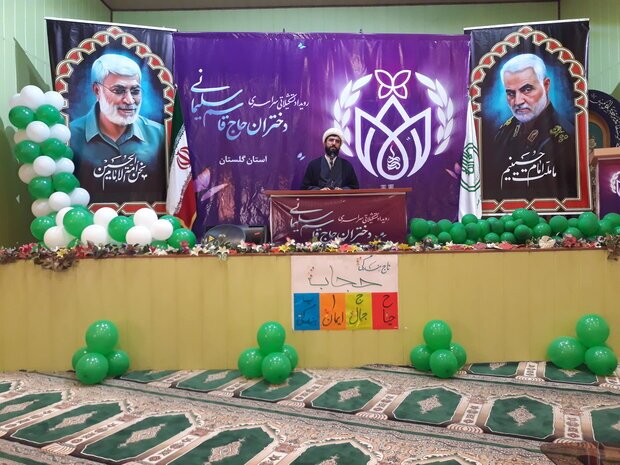 دختران حاج قاسم خاکریز دشمن را به عقب می کشند دختران حاج قاسم خاکریز دشمن را به عقب می کشند