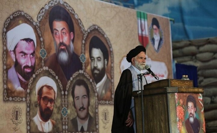 مسئولان قوه قضاییه باید اعمال خود را بر محور عدالت بسنجند مسئولان قوه قضاییه باید اعمال خود را بر محور عدالت بسنجند