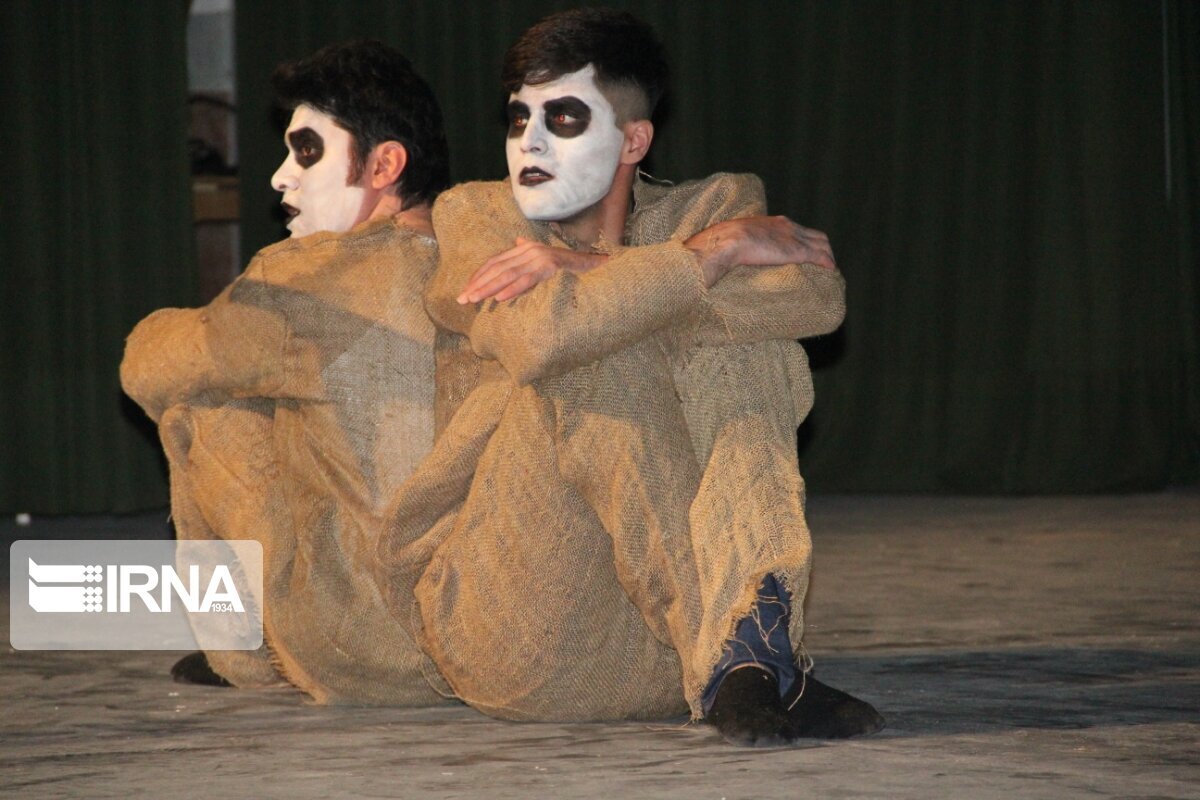 تئاتر بچههای مسجد ابزاری مهم برای تبیین ارزشهای دینی است تئاتر بچههای مسجد ابزاری مهم برای تبیین ارزشهای دینی است