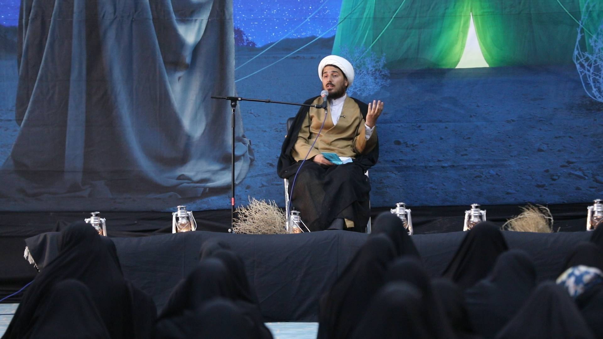 چادری شدن چند دختر جوان در بزرگترین هیئت دخترانه کشور چادری شدن چند دختر جوان در بزرگترین هیئت دخترانه کشور