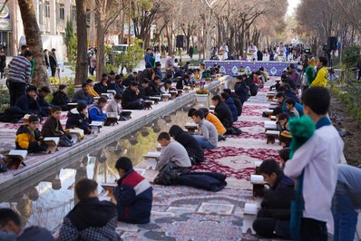 مراسم جزء‌خوانی قرآن در گذر فرهنگی چهارباغ اصفهان برگزار می‌شود