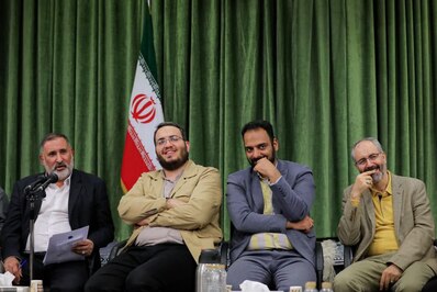 دیدار جمعی از شاعران و اساتید ادبیات فارسی با رهبر معظم انقلاب اسلامی