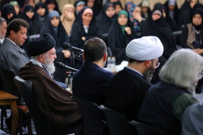 دیدار جمعی از شاعران و اساتید ادبیات فارسی با رهبر معظم انقلاب اسلامی