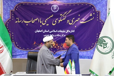 از خبرنگاران و اصحاب رسانه فعال تجلیل به عمل آمد