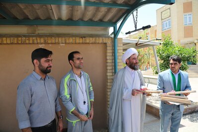 تجلیل از معلمان و کارکنان مدرسه صدرا