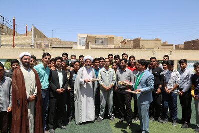 تجلیل از معلمان و کارکنان مدرسه صدرا