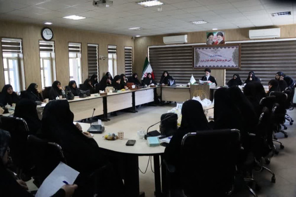 تکریم خادمان اعتکاف بانوان تبریز توسط تبلیغات اسلامی آذربایجان شرقی