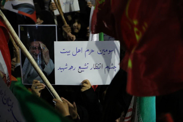 افزون بر ۳۰ هزار نفر در پویش مردمی درخواست تشییع رهبر شهید در شیراز شرکت کردند