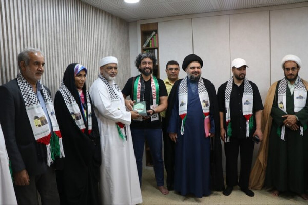 دیدار اهالی غزه با امام جمعه اهل سنت بندرعباس و ابراز همدردی با مردم