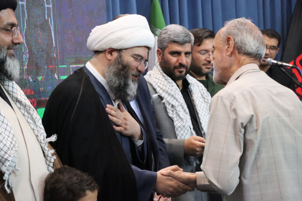 تجلیل از خانواده های شهدا | شاهدان قیام | نویسندگان و هنرمندان قیام ۱۵ خرداد