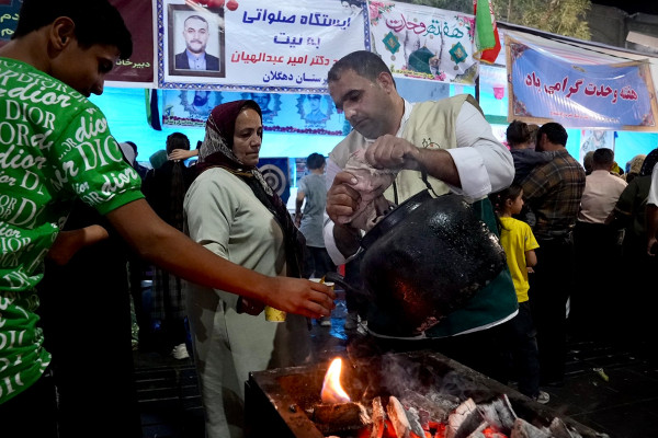 阿赫迈德教民在萨南达季的盛大聚会