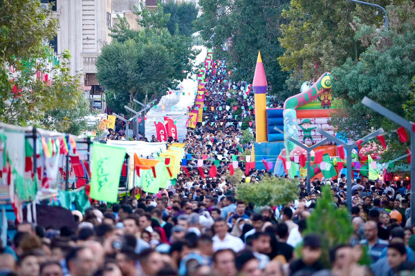 阿赫迈德教民在萨南达季的盛大聚会