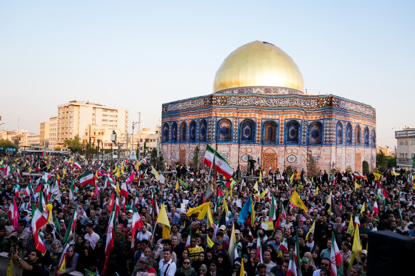Kilometer-long Ghadir March