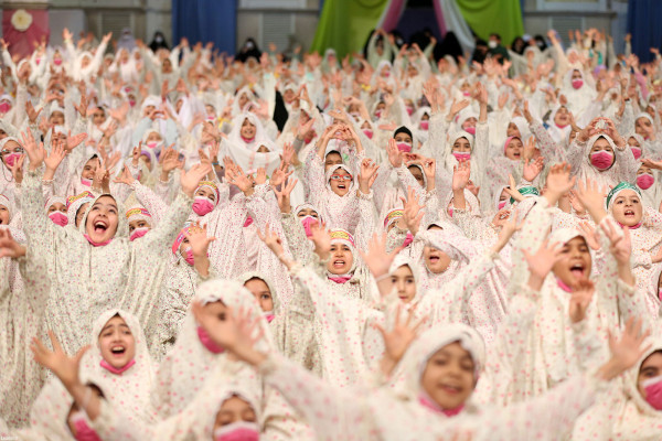 "فرشتوں کی تقریب" رہبر انقلاب کی موجودگی میں