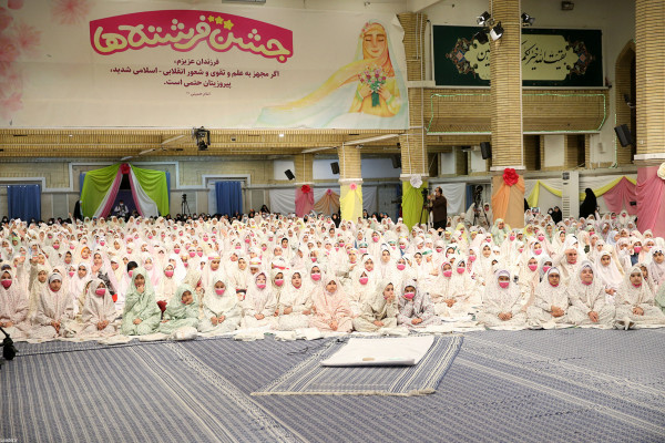 “天使庆典”，最高领袖出席