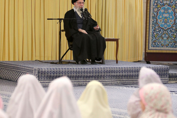 “天使庆典”，最高领袖出席