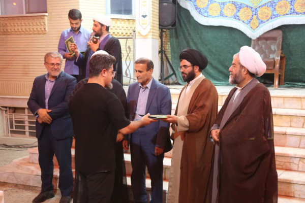 تجلیل از فعالان و خدمتگزاران محافل حسینی در لردگان