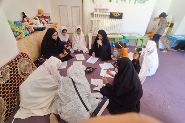 برپایی ایستگاه نقاشی هفته وحدت در شهرستان بدره