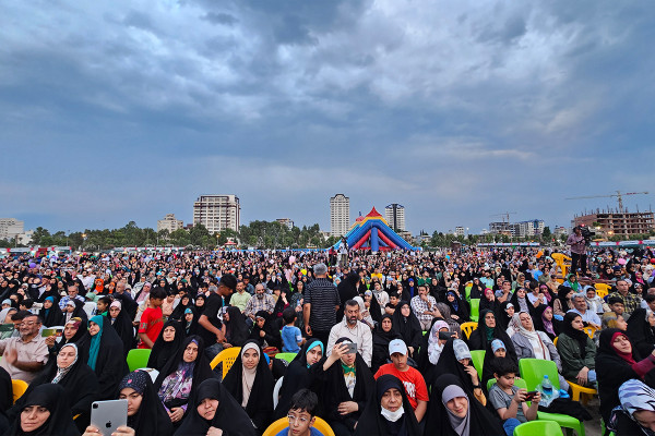 《马赫费尔》：从电视走向伊朗各地