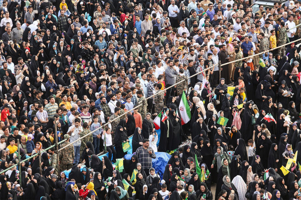 “如星星一般” 活动：伊朗最大的女生庆典