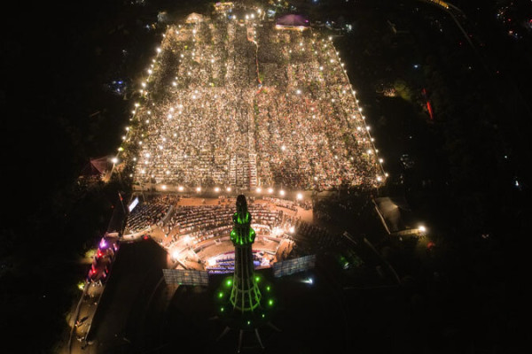 Programa de Televisión “Mahfel”: Celebraciones Coránicas en Irán y el Mundo