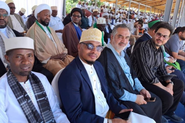 电视节目《Mahfel》：伊朗及世界各地的古兰经庆典