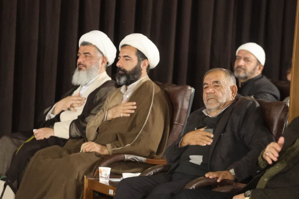 دیدار جامعه مداحان‌ و شعرای آئینی همدان با نماینده ولی فقیه در استان همدان