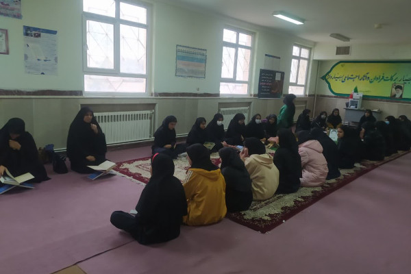 برگزاری محافل انس باقرآن کریم بمناسبت ایام فاطمیه در شهرستان بدره