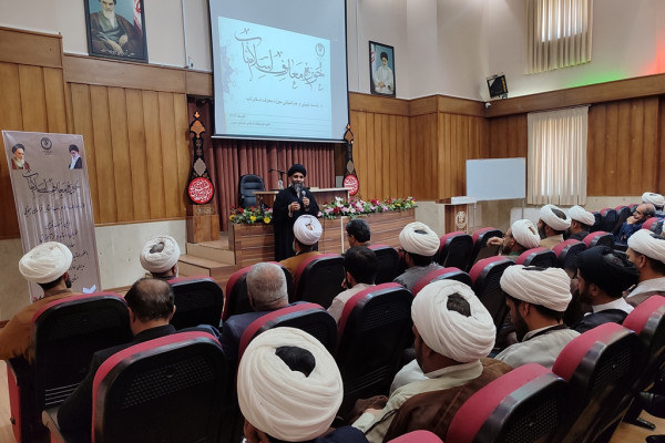 برگزاری نشست تبیینی و هم اندیشی اساتید مراکز آموزش و متولیان مراکز معارف اسلام ناب استان