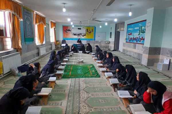برگزاری محافل انس باقرآن دانش آموزی در بدره