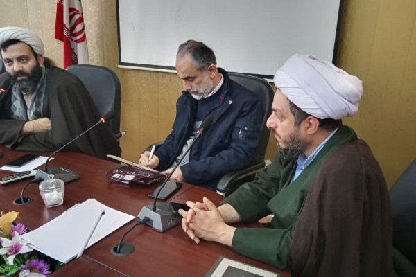 نشست هم‌اندیشی و تبیین طرح ملی «زندگی با آیه‌ها»شهرستان لنگرود برگزار گردید