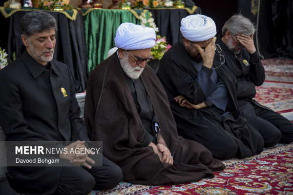 آیین سیاهپوشان حرم رضوی