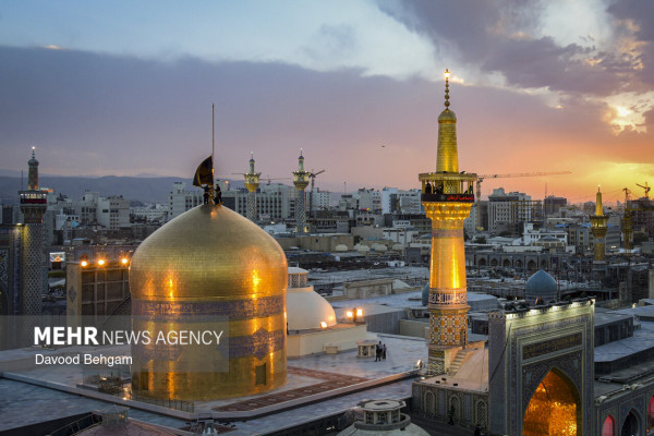 آیین سیاهپوشان حرم رضوی