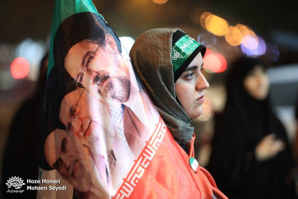 آیین رونمایی هم‌نگاره «وقت بوییدن گل»