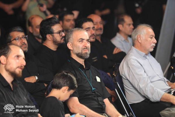 آیین رونمایی هم‌نگاره «وقت بوییدن گل»