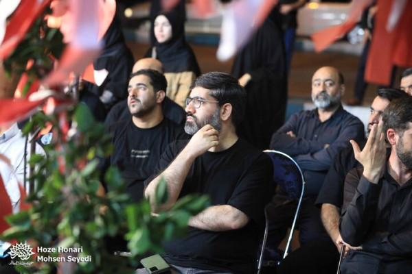 آیین رونمایی هم‌نگاره «وقت بوییدن گل»