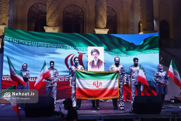 مستند نمایش «قائد» در نقاط مختلف شهر تهران به روی صحنه رفت