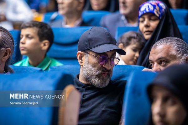 رونمایی از مستند پرواز در مه