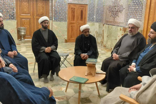 نشست هم‌اندیشی رابطین مناطق پنج‌گانه تبلیغات اسلامی فارس در حرم مطهر حضرت شاهچراغ (ع) برگزار شد